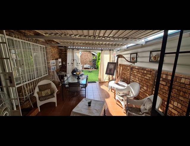3 BEDROOM TOWNHOUSE FOR SALE IN ANNLIN